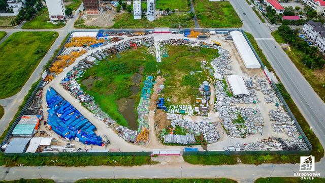 
Một dự án khác tại khu Thạnh Mỹ Lợi đang triển khai xây dựng phần ngầm, gồm 1.100 căn hộ cao cấp.

